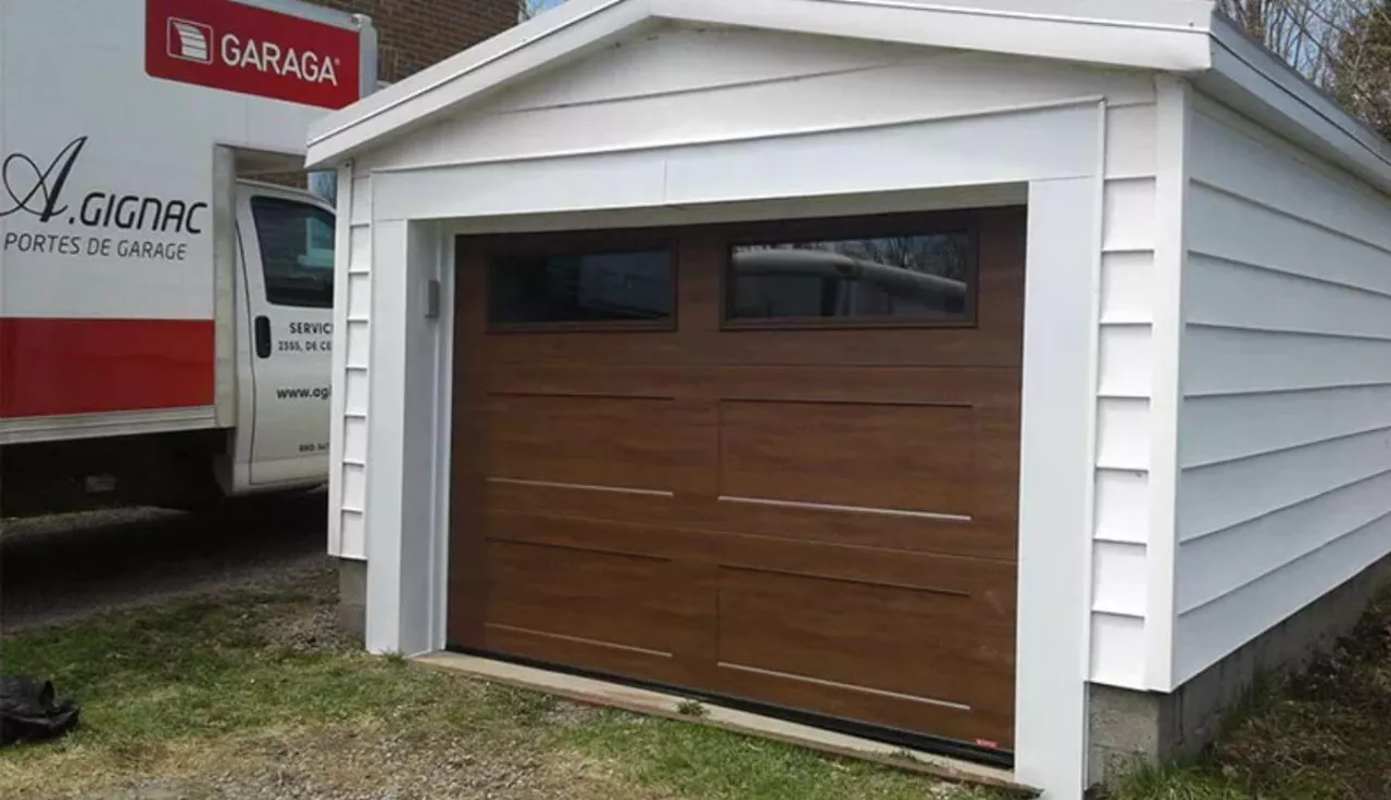 Porte de garage installée par Portes Gignac